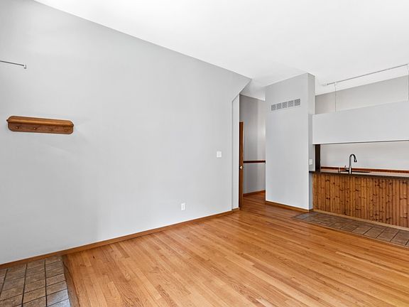 3rd image of 2319A Hickory St #19A