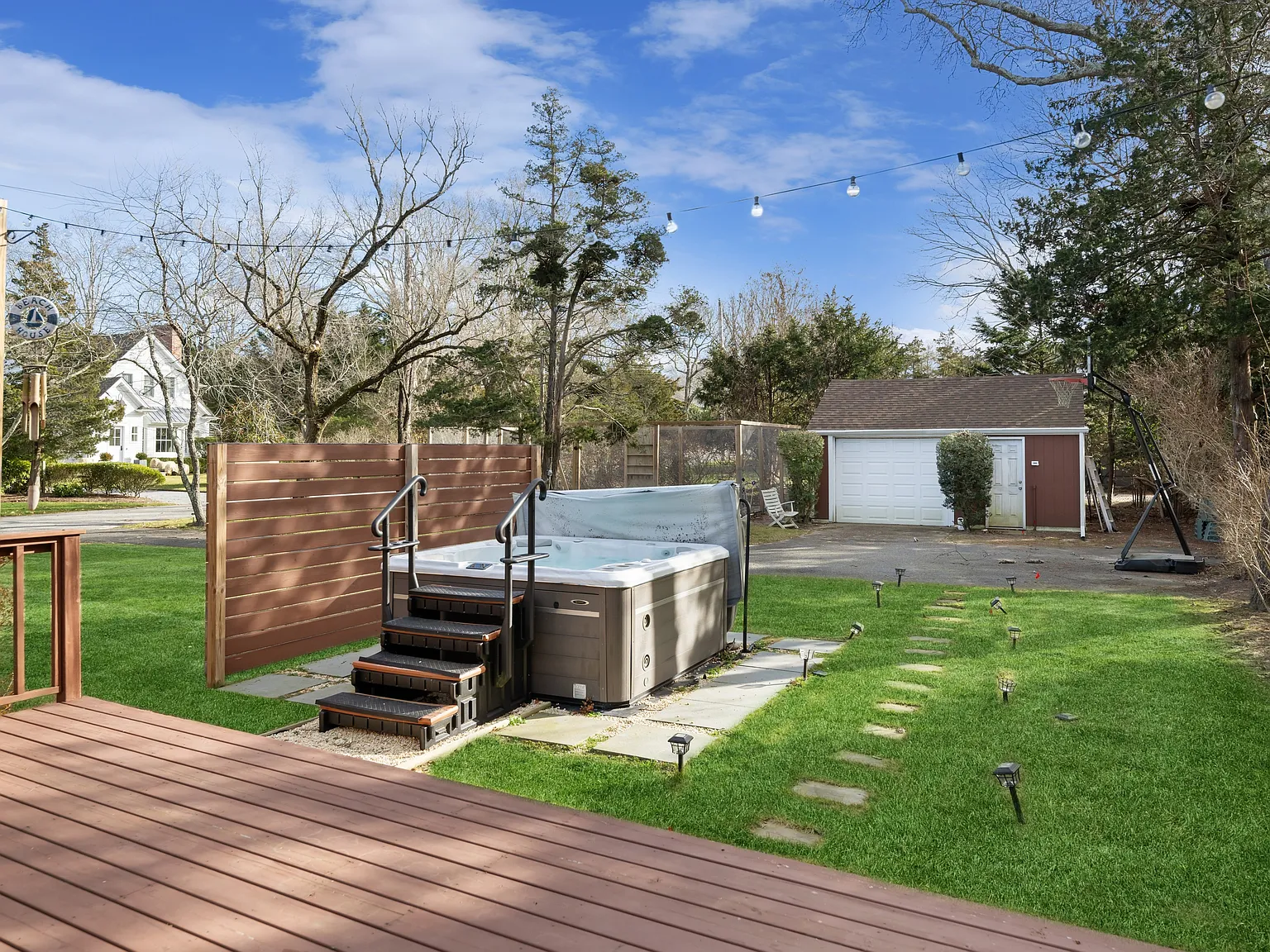 Southampton Shores Rental cottage with hot tub — Photo 1