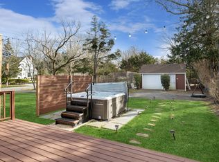 (Undisclosed Address), Southampton, NY 11968