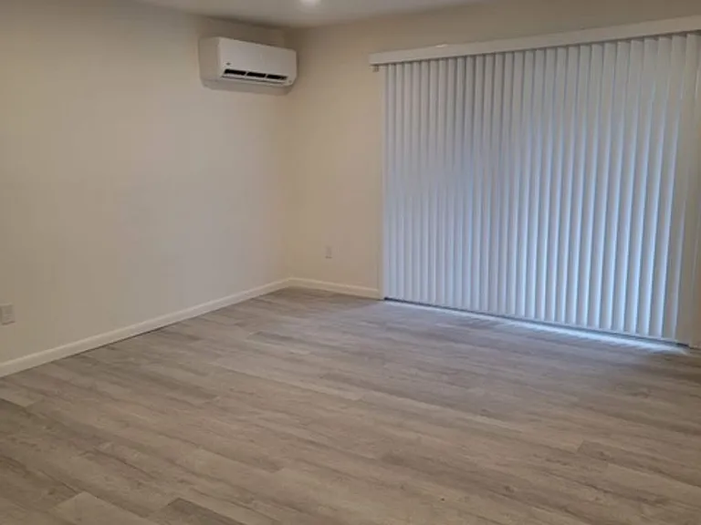 University Park Apartments near Cornell University — Photo 460