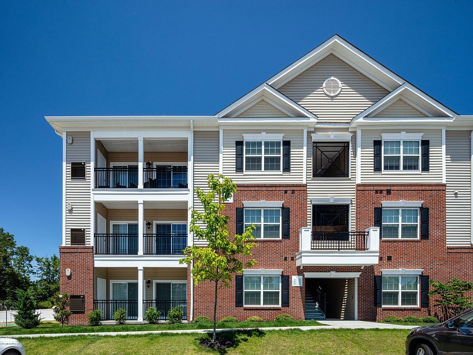 1st image of 227 Stallion Cir W