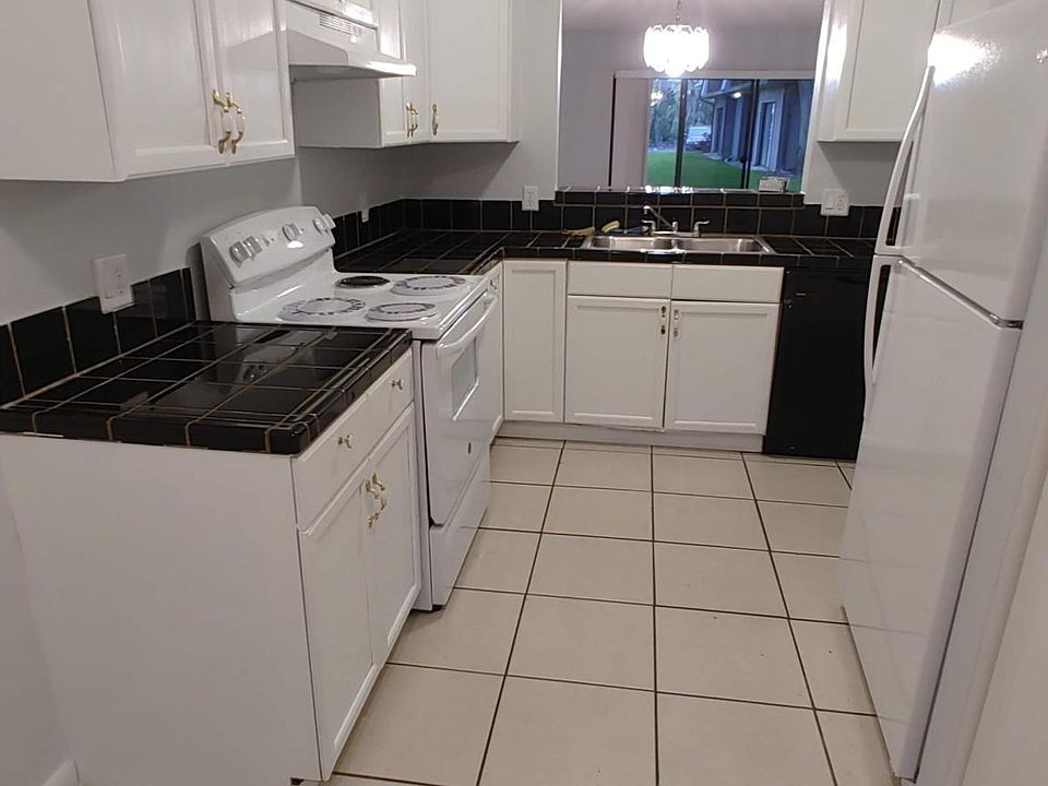 1st image of 2513 S 17th St APT 102