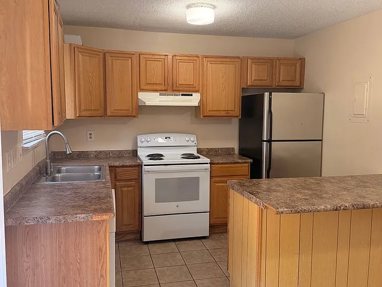 2750 W 12th St #1C — Photo 4