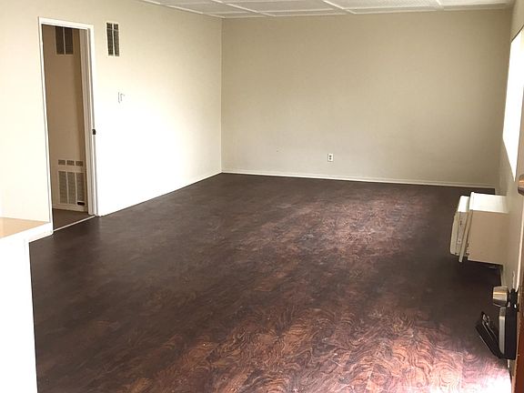 Large Living room - Check out the ceilings!