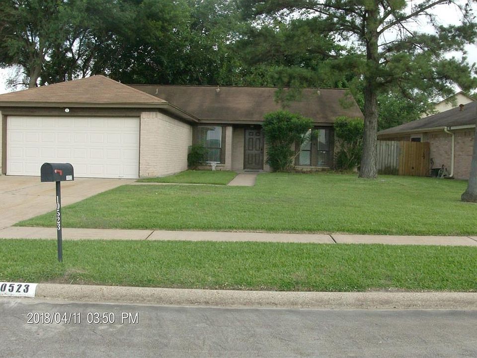 Welcome to 10523 Village Trail