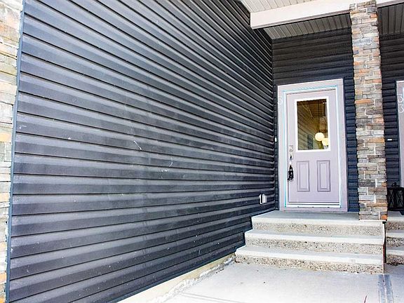 2nd image of 31 N Wolf Cres