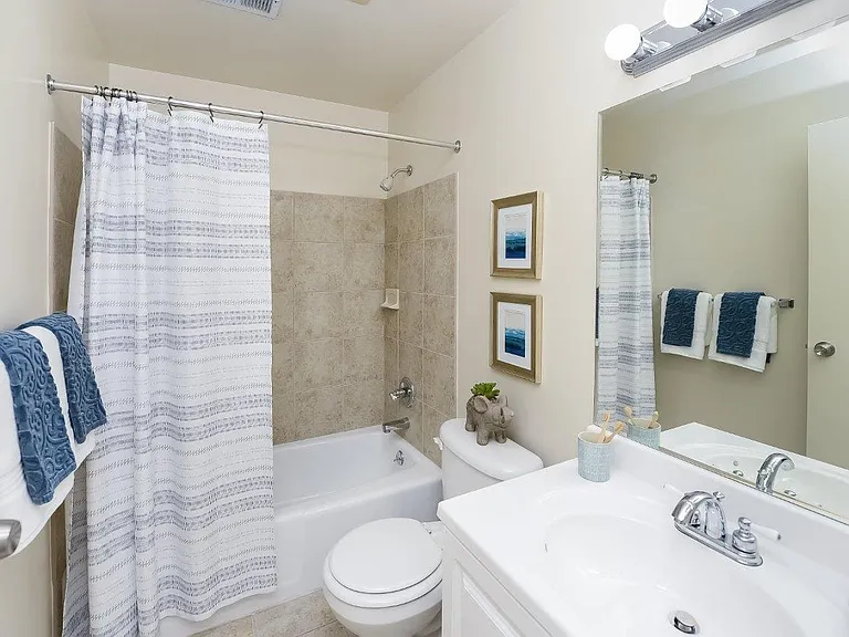 Marchwood Apartment Homes — Photo 9