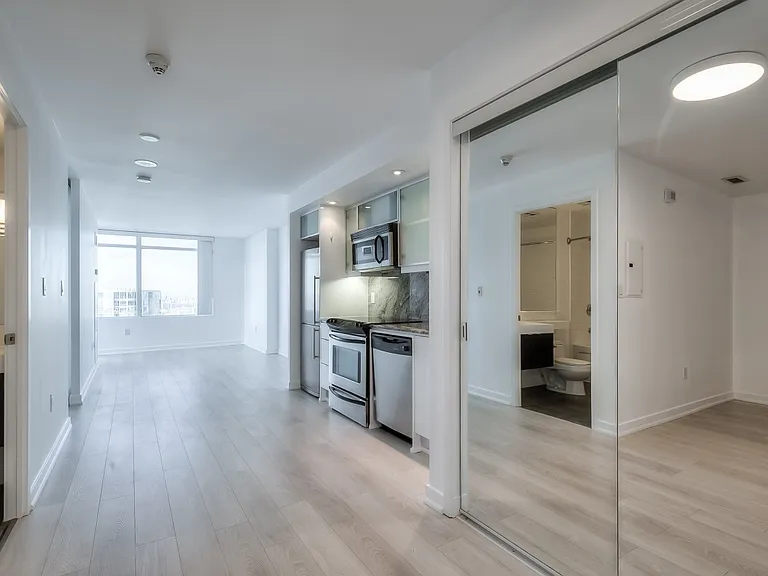 25 Telegram Mews #5308 — Photo 2