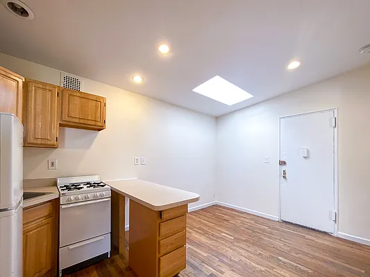 Rented by Compass | media 17