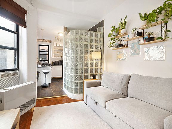 5th image of 227 W 15th St APT 19
