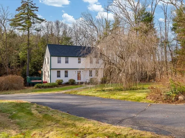 94 Canal Dr, Belchertown, MA 01007
