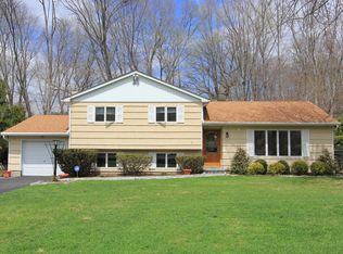 2414 Pine Grove Ct, Yorktown Heights, NY