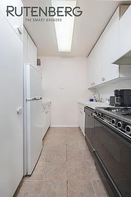 Rented by R New York | media 16