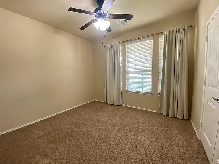 5610 Stockport Dr — Photo 2