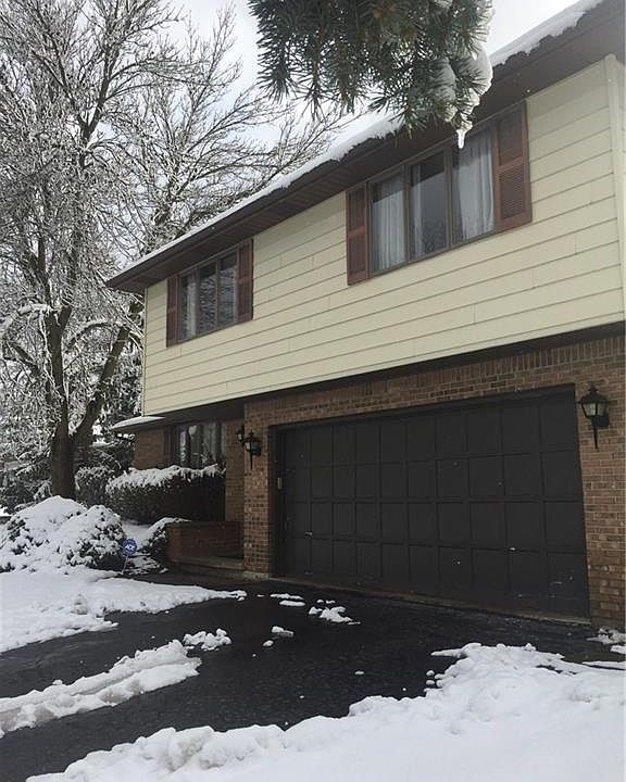 1st image of 53 Fairway Dr