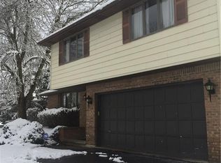 53 Fairway Dr, Orchard Park, NY 14127