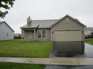 1388 Dahlgren Ln, Minooka, IL 60447