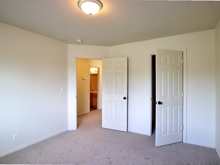460 Posada Way #5 — Photo 6