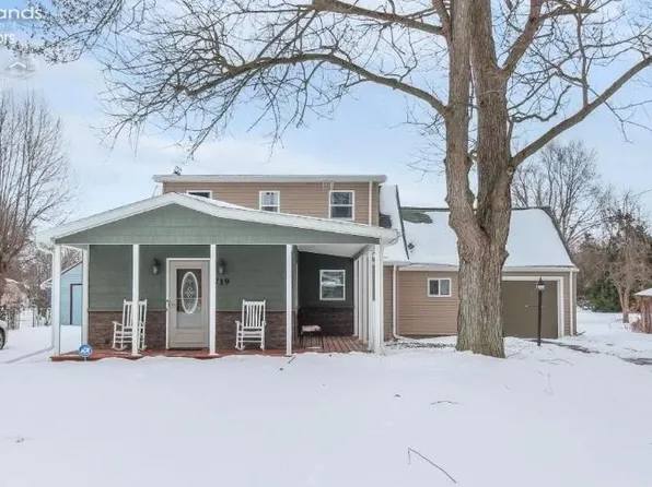 719 Everett Rd, Fremont, OH 43420
