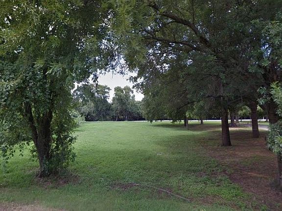4th image of 2602 Sherwood Ln