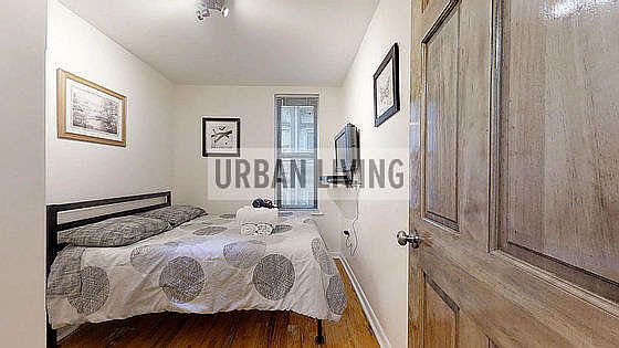 2nd image of 304 W 40th St APT 6R