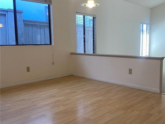 5th image of 1204 Elm Ave