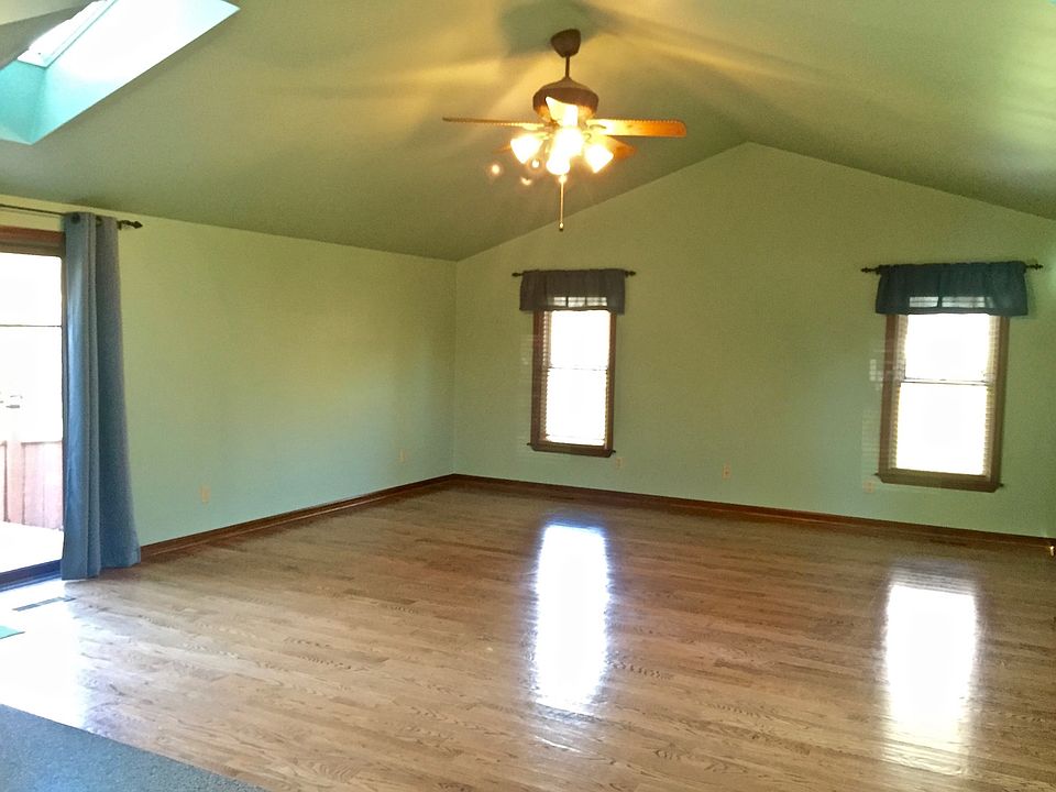 2nd image of 6654 Shelley Dr