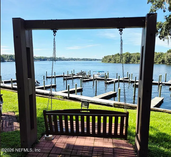 2 bed, 2.0 bath, 1208 sqft, $1,800 — Photo 3