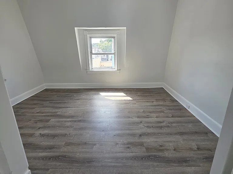 1235 N 10th St — Photo 18