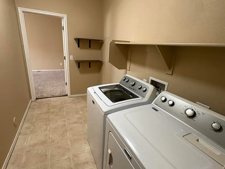 2703 E Zion Way — Photo 20