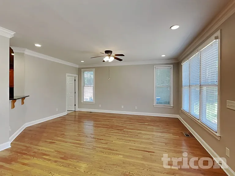 106 Jill Ct — Photo 3