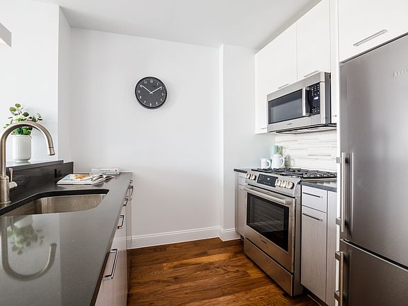 3rd image of 42-14 Crescent St #3D