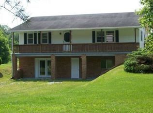 2062 Bannister Ln, Blacksburg, VA 24060