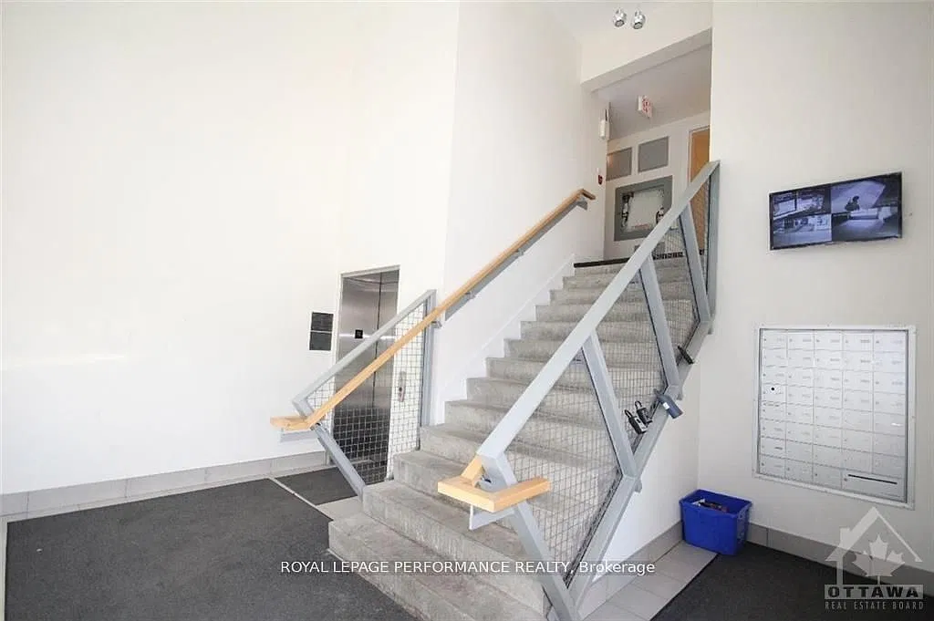 2 bed, $1,950 — Photo 4