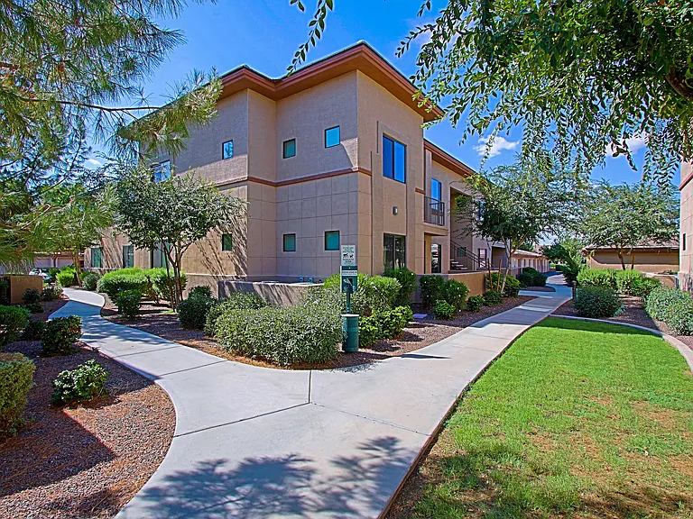 Santana Ridge Luxury Apartments — Photo 19