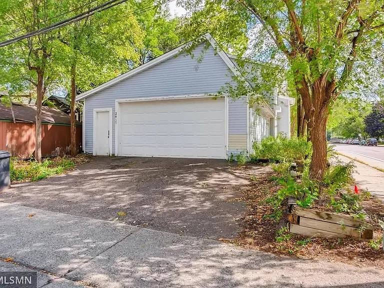 2417 Como Ave SE — Photo 10