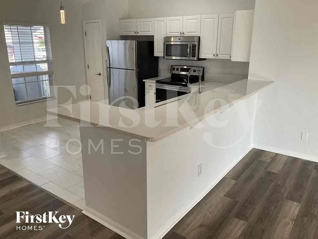 3 bed, 2.0 bath, 1272 sqft, $1,890 — Photo 4