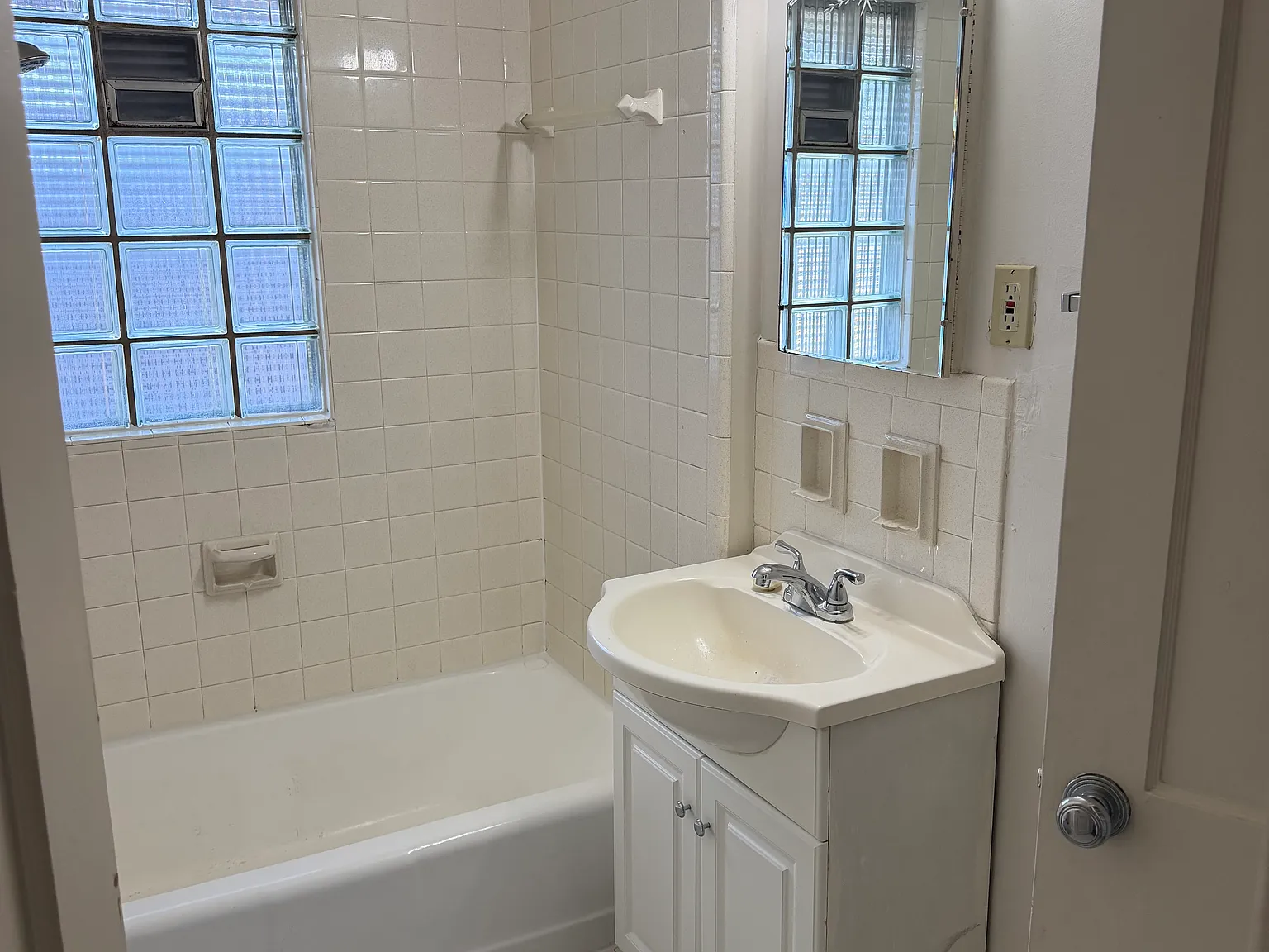2 bed, 709 sqft, $800 — Photo 4