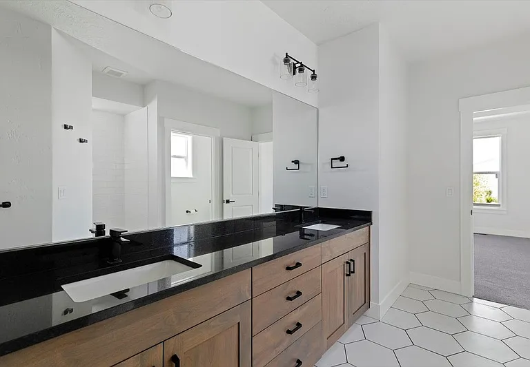 8283 W Shams Ln — Photo 18