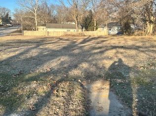 315 E Maple St, Nevada, MO 64772