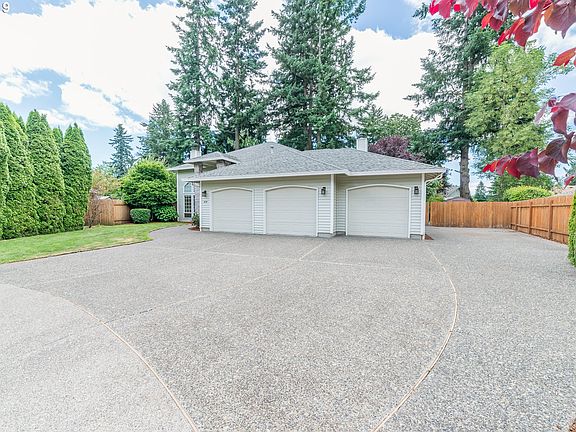 3rd image of 600 NE 153rd Ave
