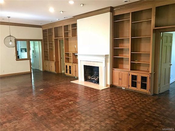 4th image of 2252 Country Club Dr