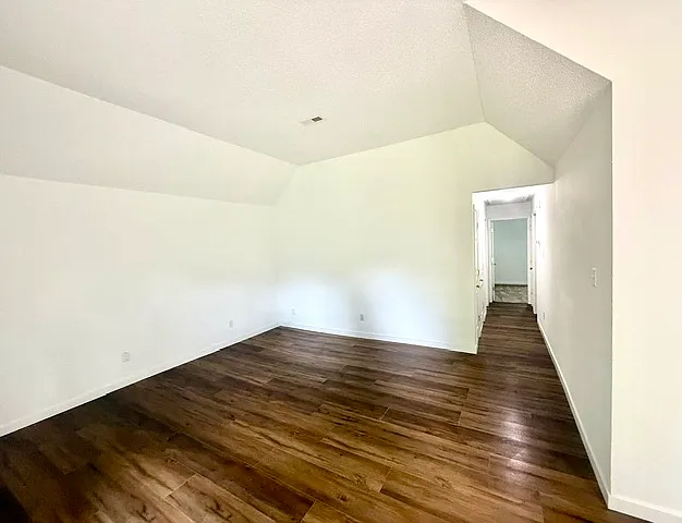 1109 Barrington Ln #1109 BARRINGTON LANE — Photo 13