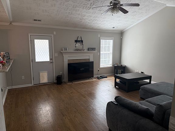 5th image of 538 Hogart St