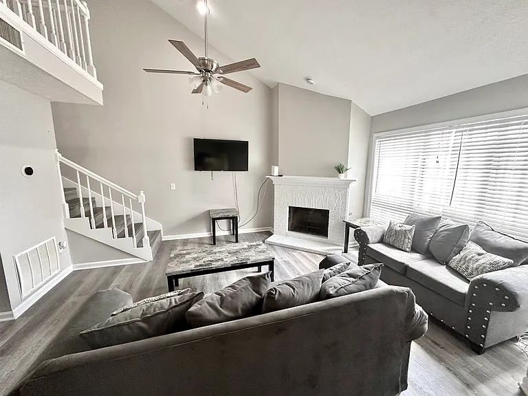 952 Garvin St — Photo 10