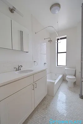 Rented by Uptown Flats LLC | media 16