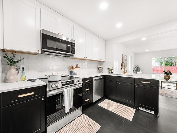 5th image of 3508 W Garland Ave