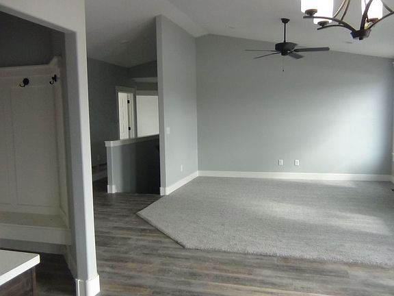 4th image of 3992 Ingewood