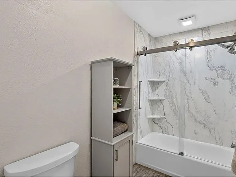 21372 Brookhurst St — Photo 7