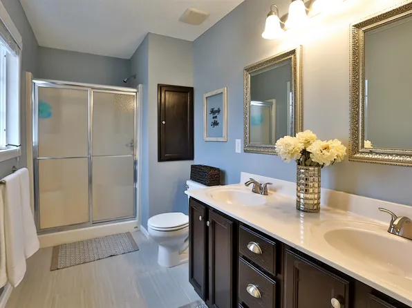 8794 Belvedere Dr, Eden Prairie, MN 55347